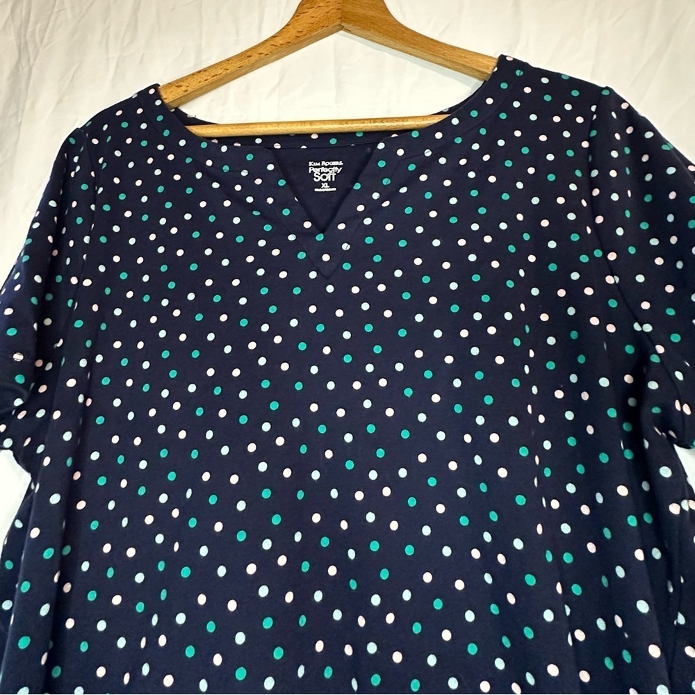 Kim Rogers  Perfectly Soft Women’s Short Sleeve Polka Dots V-Neck Top Size XL - Picture 2 of 9